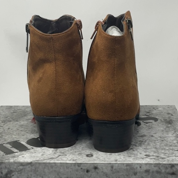 NIB Hot Kiss Beatrice camel colored ankle boots , size 9 - Picture 4 of 8